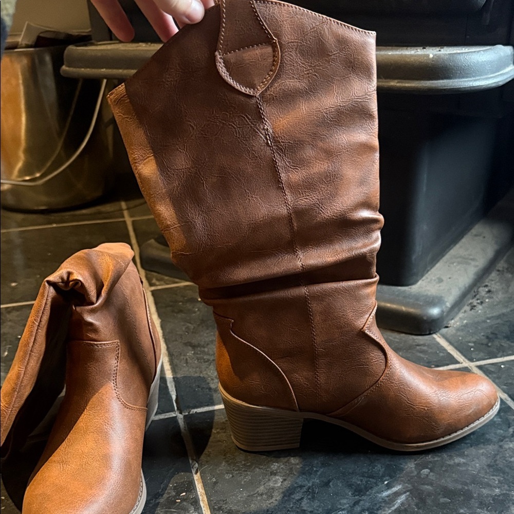 Women’s Brown Western Style Mid-Calf Cowboy Boots — Size 37 (Fits 7)​ - Picture 2 of 4
